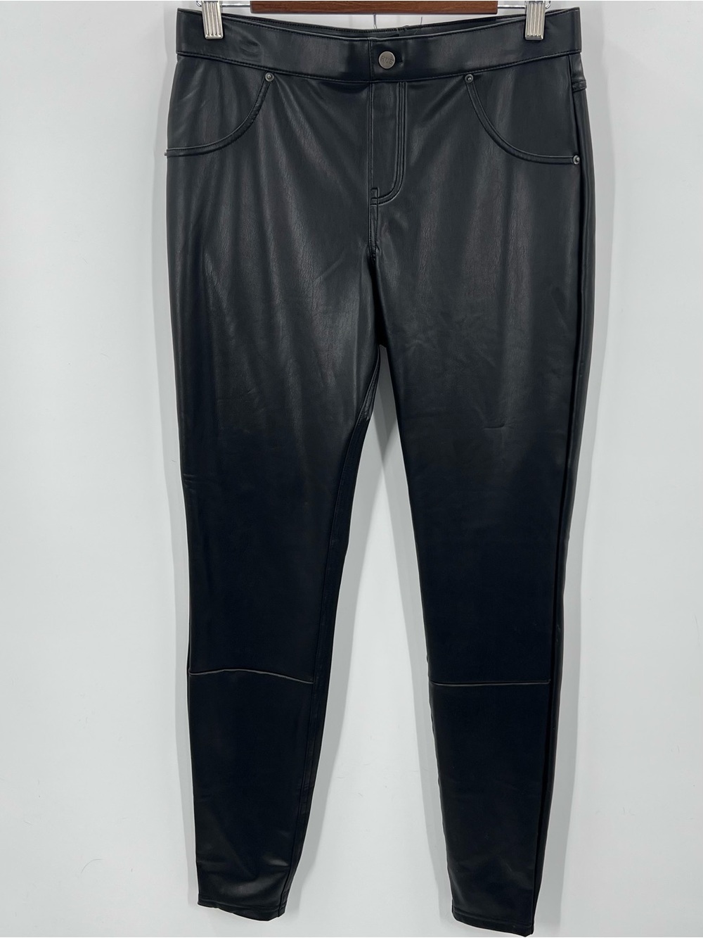 J030 HUE Women's Faux Leather Leggings